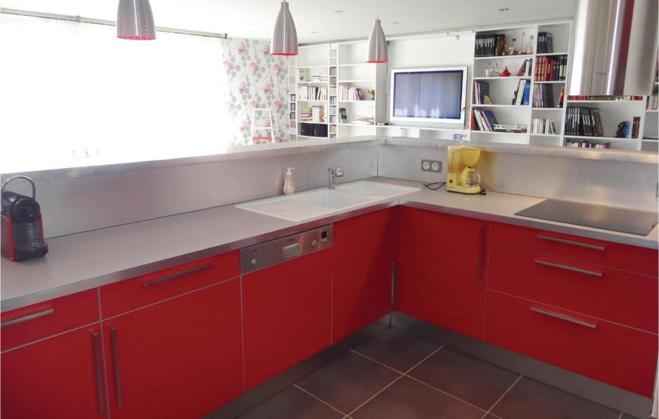 Awesome Apartment In Sauvian With Wifi Exteriör bild