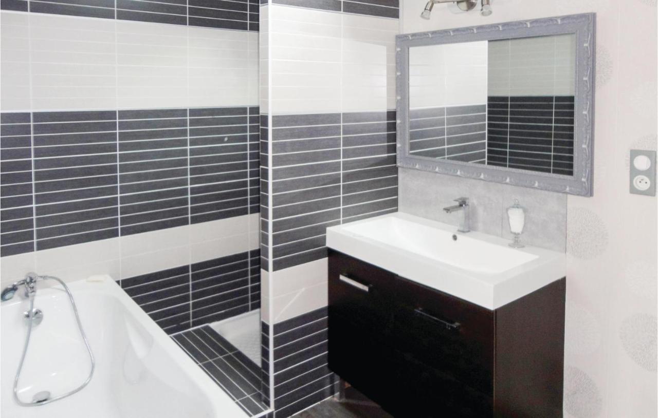 Awesome Apartment In Sauvian With Wifi Exteriör bild