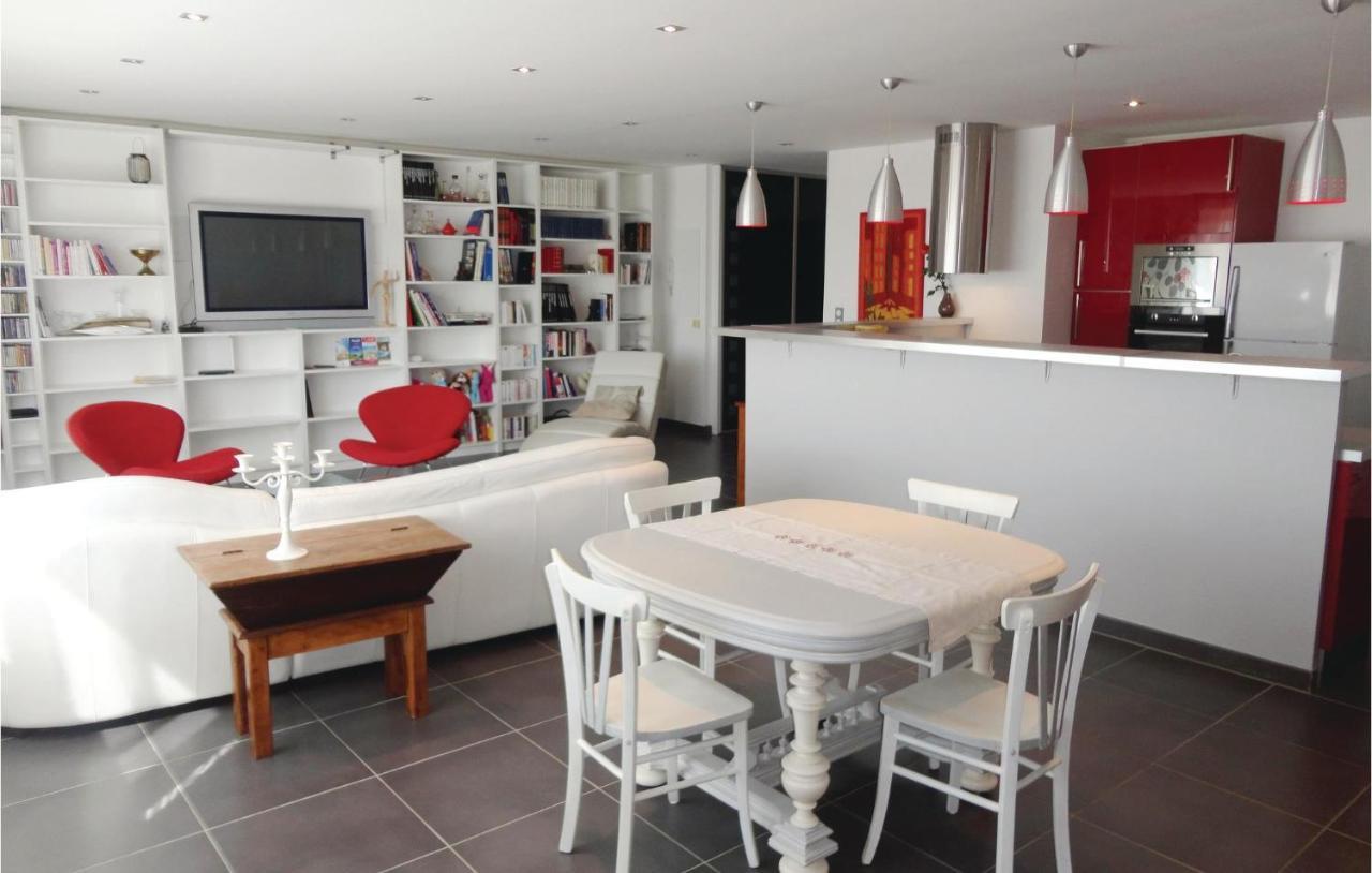 Awesome Apartment In Sauvian With Wifi Exteriör bild