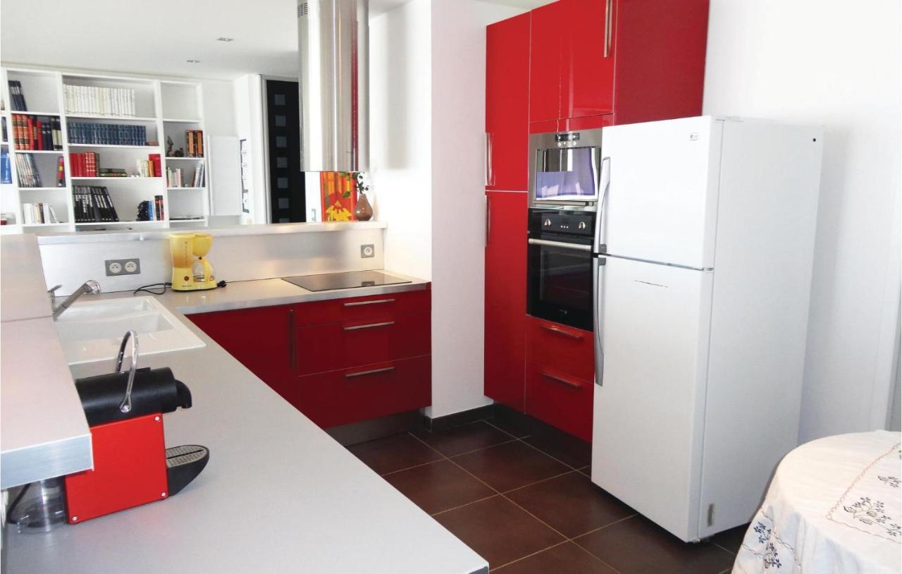 Awesome Apartment In Sauvian With Wifi Exteriör bild